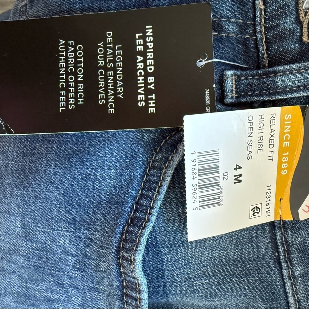 NWT Lee Women's High Rise Blue Denim Shorts - Picture 6 of 9